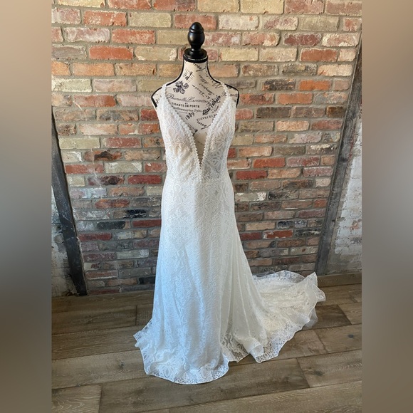 Evelyn Dresses & Skirts - Evelyn wedding dress NWT 20